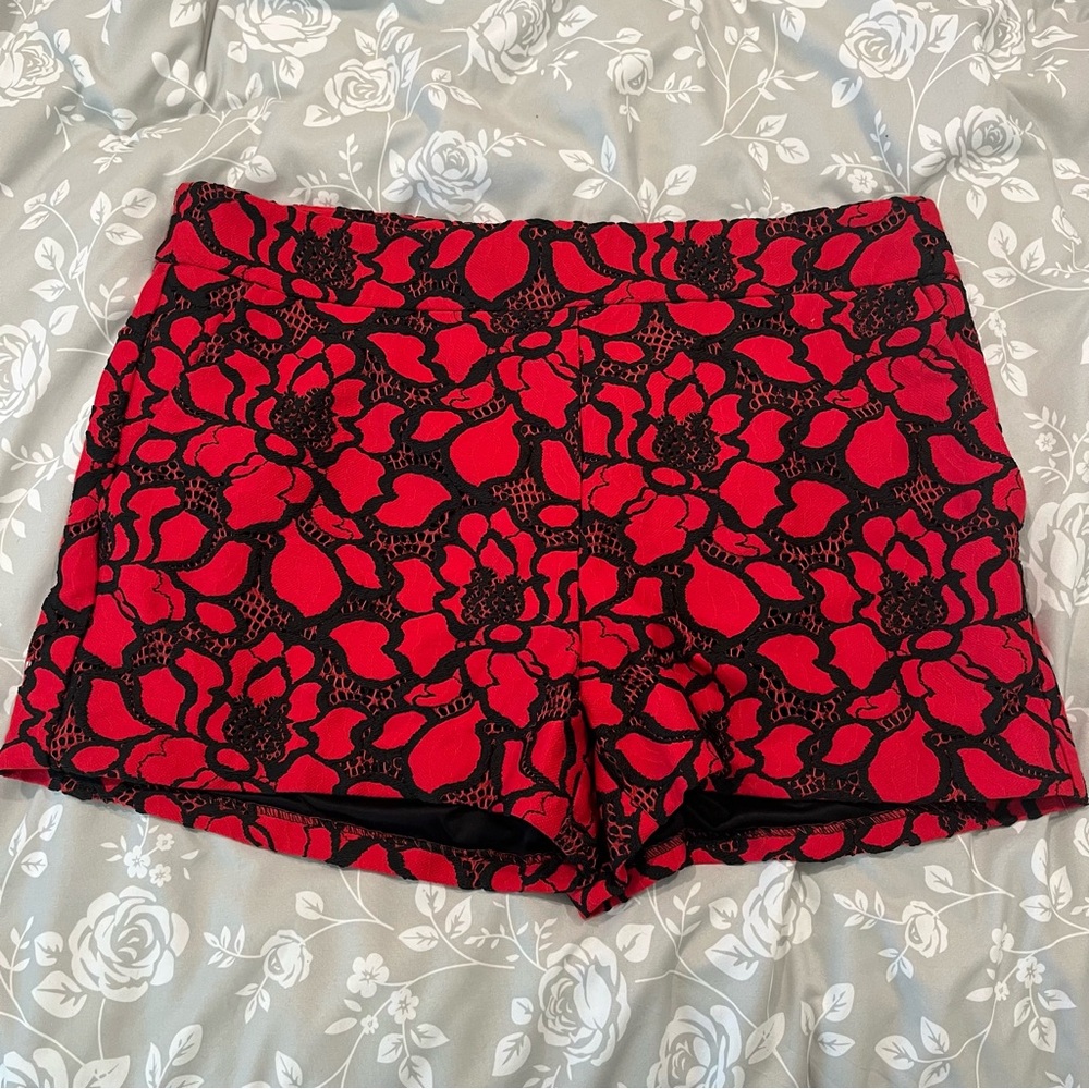 New Express Red & Black Lace Dressy Shorts Size 6
